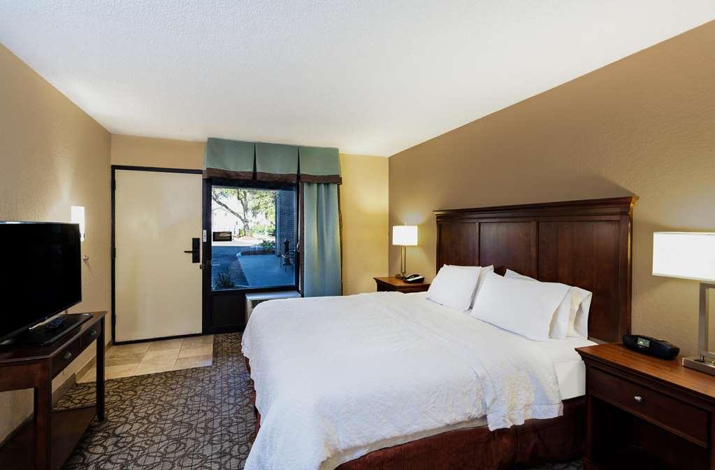 Hampton Inn Γκέινσβιλ Δωμάτιο φωτογραφία